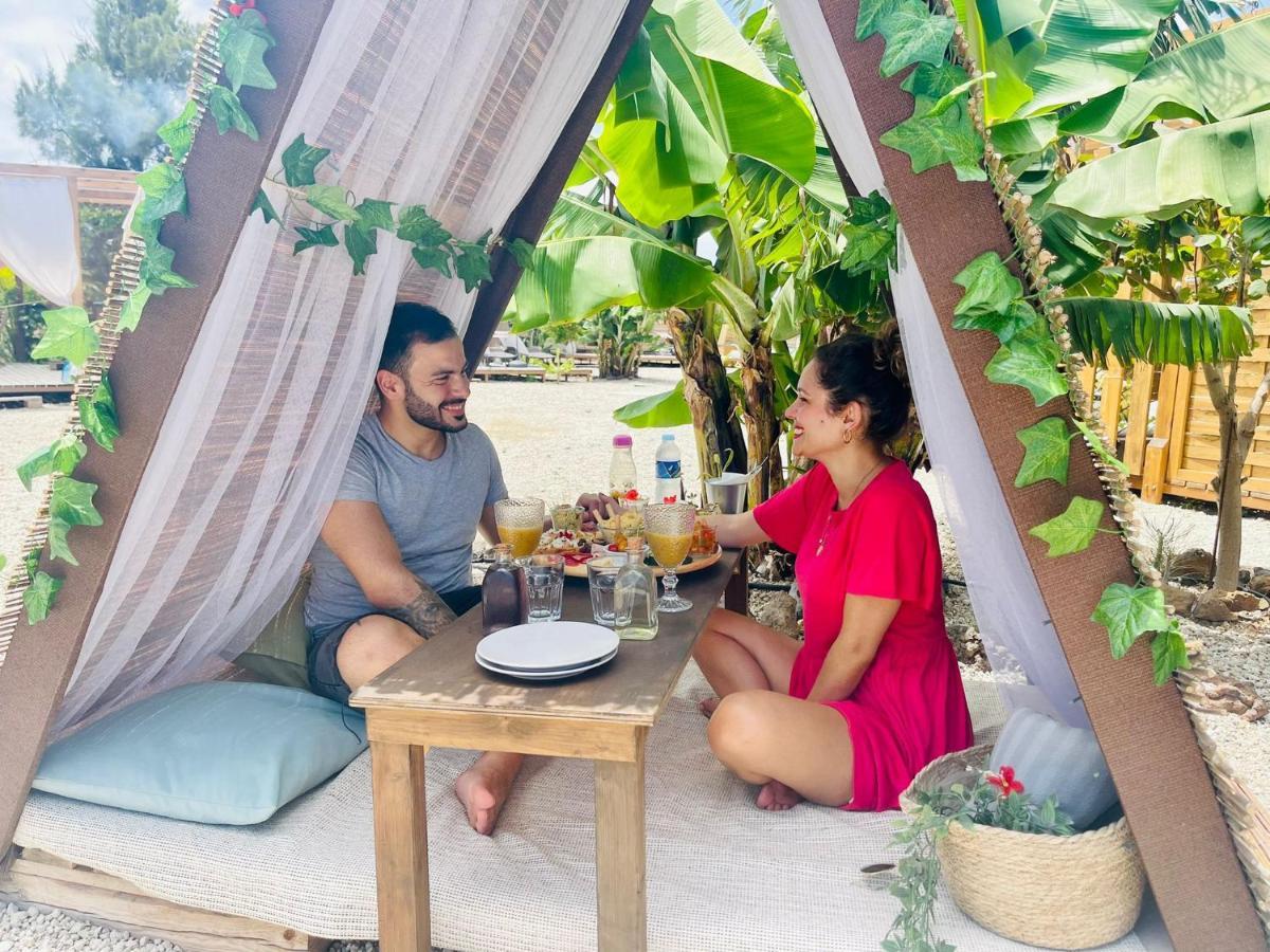 Lykke Suite Spa Sauna Piscina Y Jardin Buzanada Kültér fotó