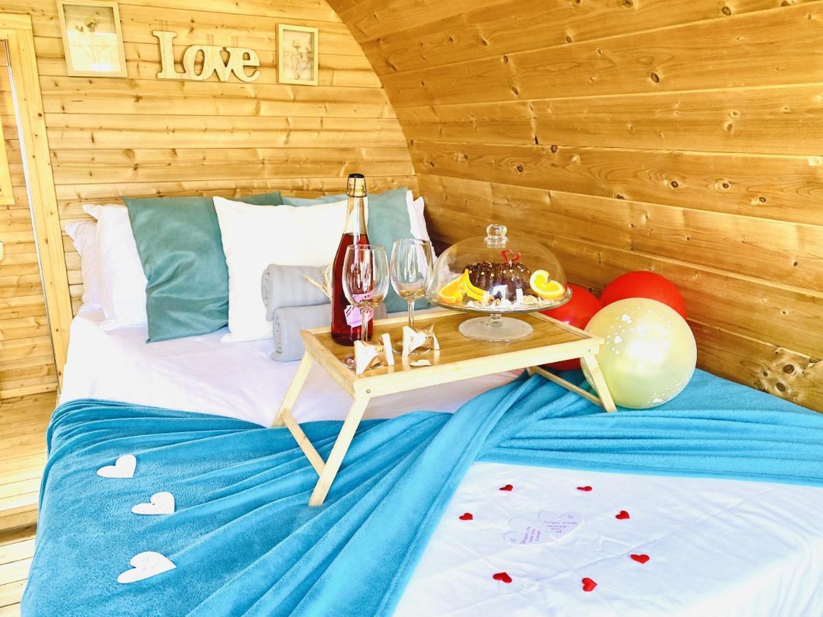 Lykke Suite Spa Sauna Piscina Y Jardin Buzanada Kültér fotó