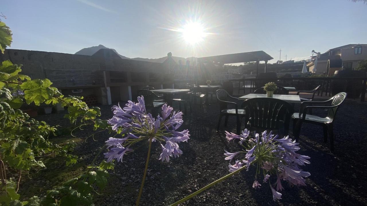 Lykke Suite Spa Sauna Piscina Y Jardin Buzanada Kültér fotó