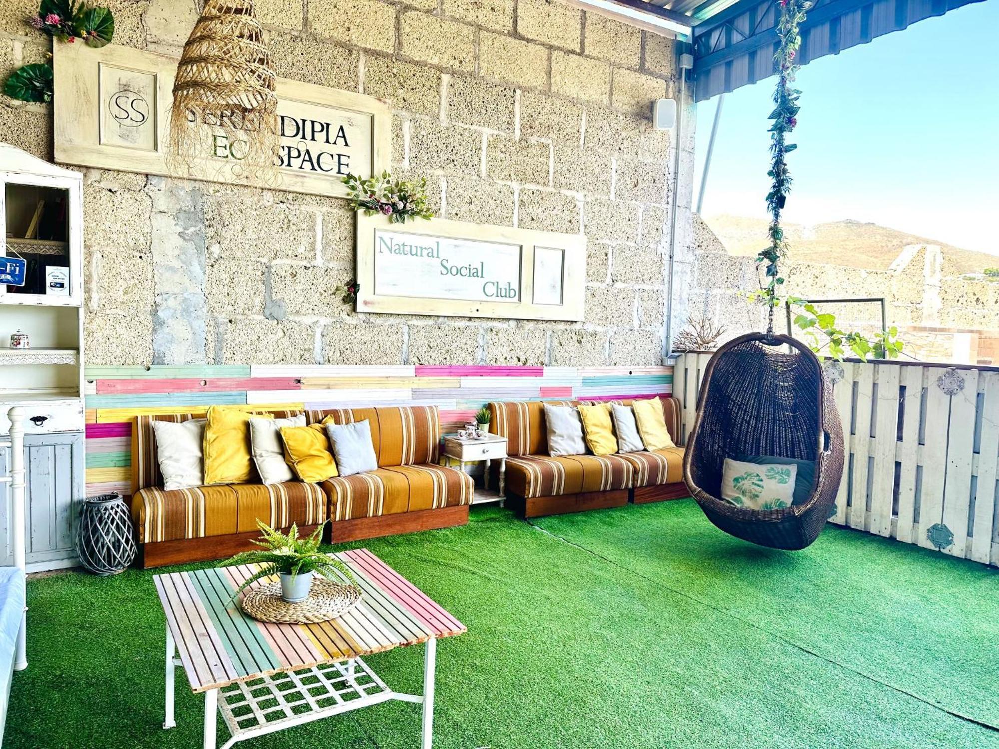Lykke Suite Spa Sauna Piscina Y Jardin Buzanada Kültér fotó